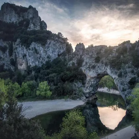 Apartment Neat On The Border Of The Ardeche Barjac (Gard)